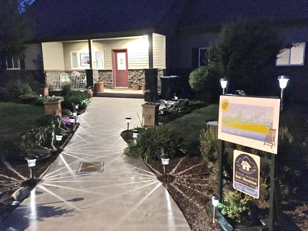 A Day'S Dream B&B Peachland Esterno foto